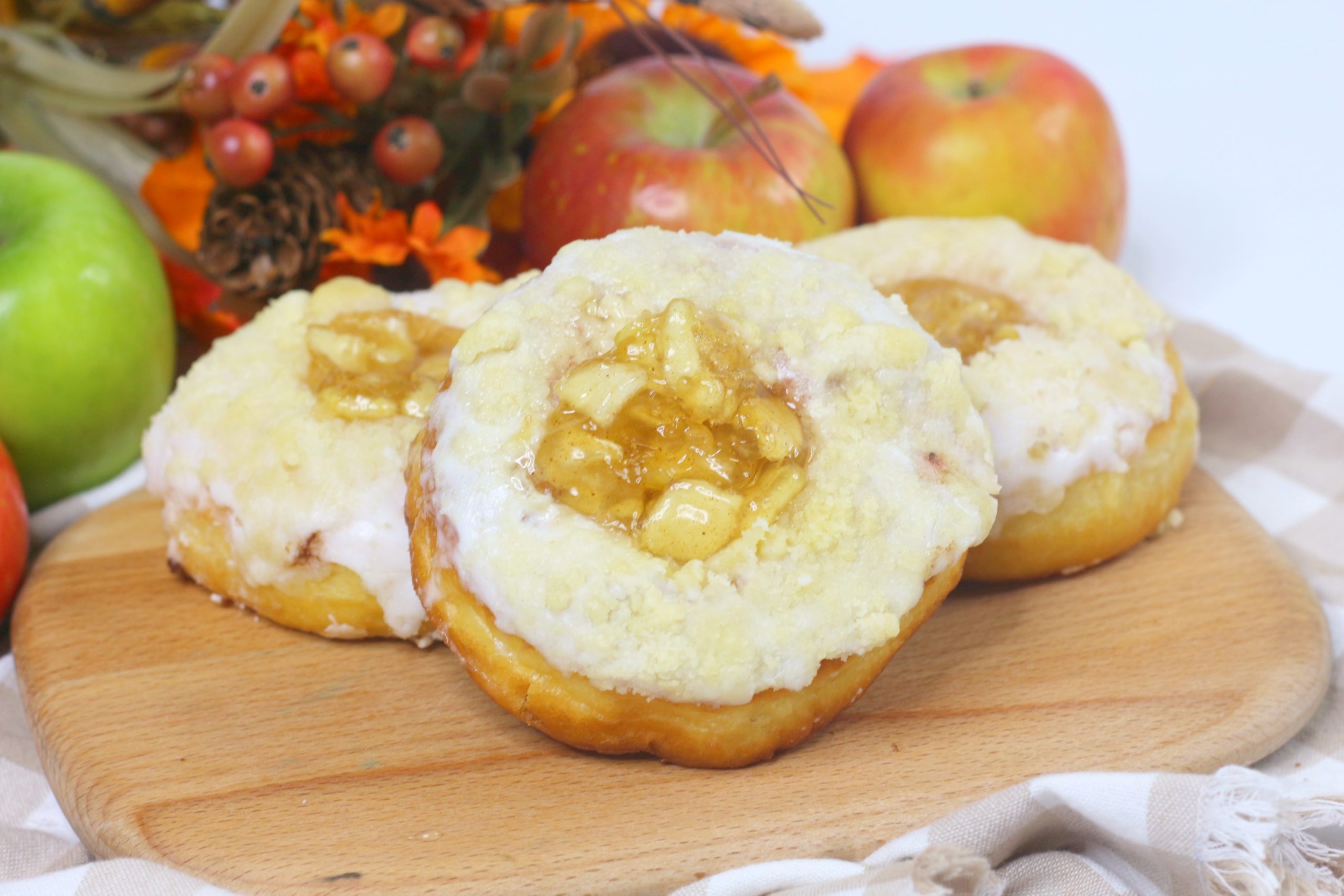 apple pie doughnuts